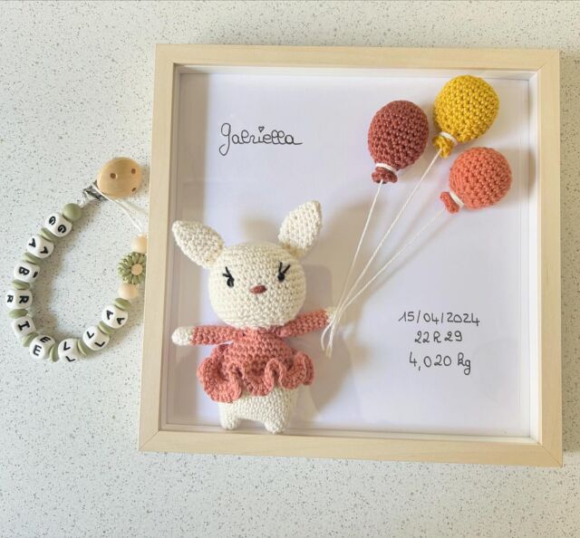 Cadre personnalisé pour fêter l’arrivée d’une jolie demoiselle ♥️🌸#cadrepersonnalisé #personnalisation #crochet #crochetaddict #cadeaunaissance #naissancebébé #naissance #bebe2024 #faitmain