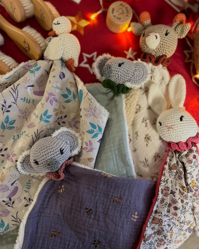 Petite colonie de doudous 🦒🐨🐥🐇#faitmain #doudou #doudoupersonnalisé #doudoucrochet #crochet #bebe #bébé #noel #noël #marchedenoel #naissance #cadeaudenaissance